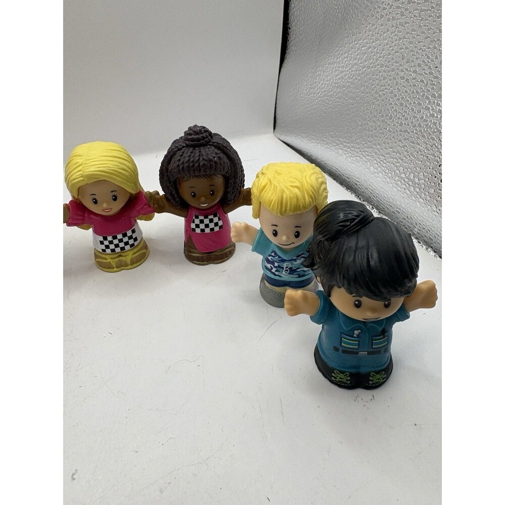 Fisher Price Little People Set Of 9 Characters - Picture 4 of 7